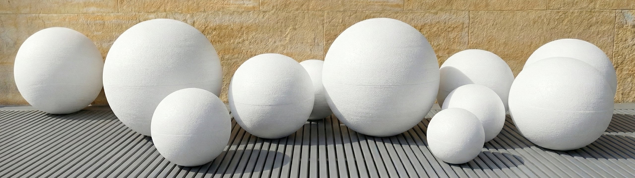 Größenvergleich Styroporkugeln XXL, 800 bis 1800 mm